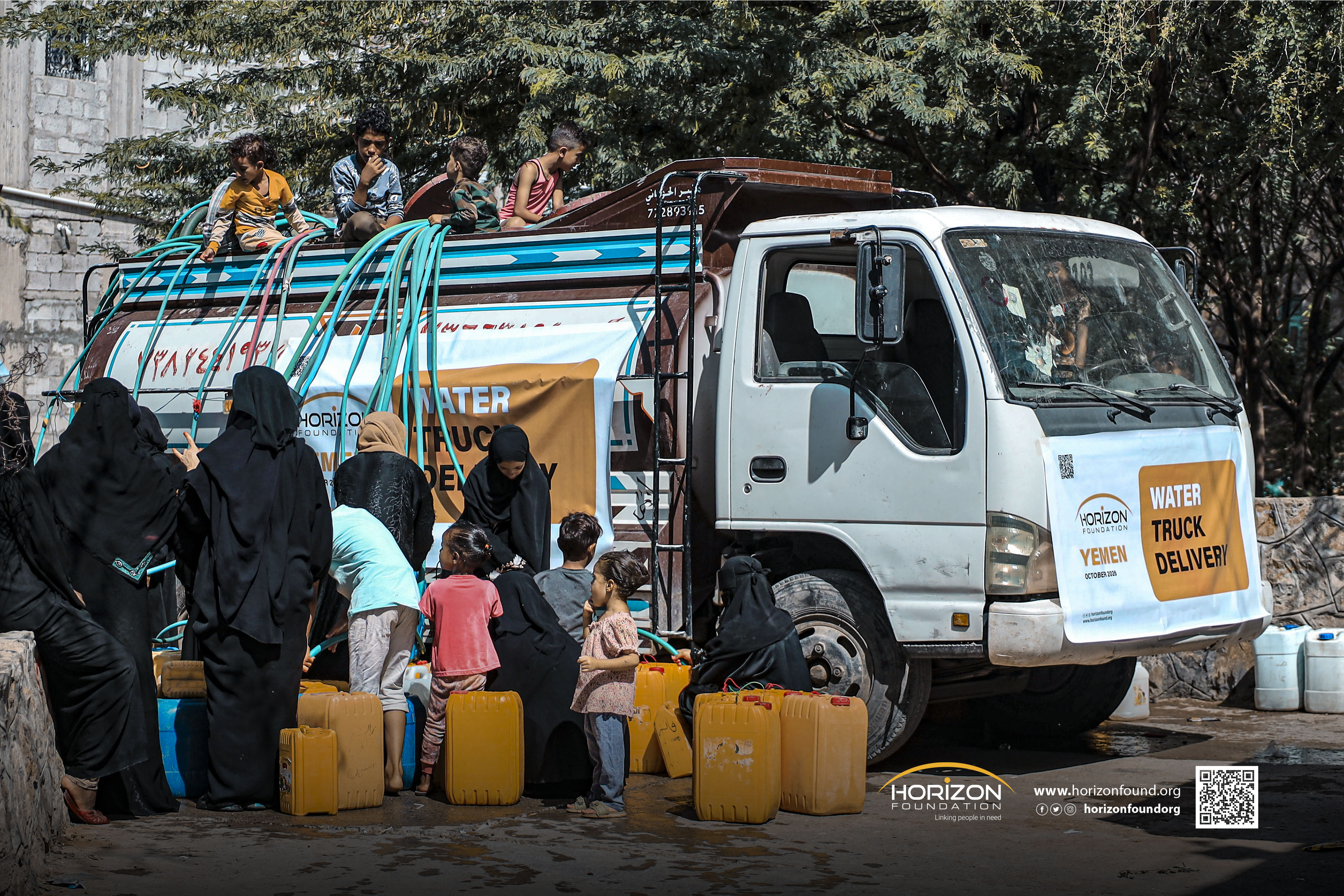 💧 استجابةً للنزوح الجديد في تعز.. مؤسسة هورايزون للتنمية توفّر 260 ألف لتر من مياه الشرب الآمنة